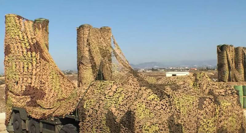 Hơn nữa trong những lần phát hiện ra chiến đấu cơ F-35, ngoài việc nó ở trên độ cao lớn thì chiếc tiêm kích này còn mang theo khí tài Luneberg Lens để che giấu diện tích phản xạ radar thực tế, trong khi tác chiến nó sẽ bỏ thiết bị này đi và thực hiện đường bay rất thấp.