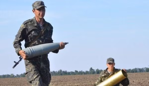 Cuộc đối đầu ở khu vực Donbass bắt đầu từ tháng 4/ 2014, sau khi lực lượng chính phủ phát động tấn công nhằm giành lại quyền kiểm soát tại các thành phố và thị trấn bị các nhóm vũ trang thân Nga tuyên bố độc lập