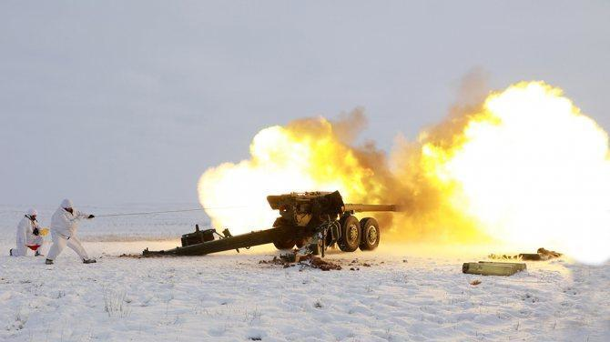 Miền Đông Ukraine tiếp giáp Nga, trong bối cảnh chính phủ Ukraine ngày càng thân phương Tây, điều này gây lo ngại đặc biệt cho Moscow, vì vậy có một vùng đệm (miền Đông Ukraine) thân Nga, hoặc ít nhất trung lập sẽ giúp Nga an tâm hơn về vấn đề an ninh lâu dài.