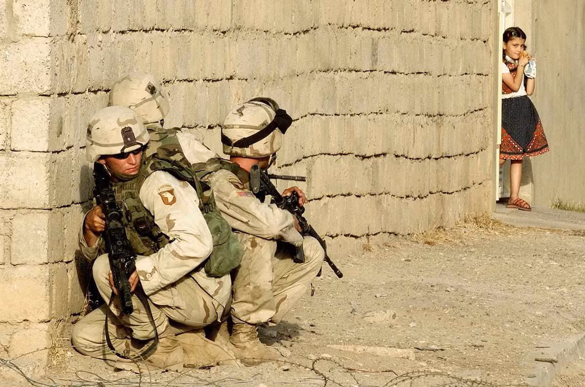 Chiến tranh Iraq kéo dài tổng cộng 7 năm 5 tháng kể từ năm 2003, là cuộc chiến đắt đỏ thứ hai trong lịch sử nước Mỹ, khiến 4410 người thiệt mạng và tiêu tốn của Washington 1 nghìn tỷ USD.