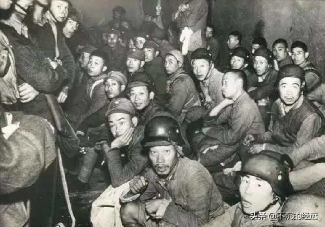 Tham gia trận đánh này, lữ đoàn 1 của sư đoàn 88 chỉ có 452 lính, tinh thần chiến đấu bệ rạc, họ đã thua liên tục suốt nhiều tháng, rút lui nhiều hơn tham chiến. Tuy nhiên, tình thế lại thay đổi khi giờ đây họ có hàng chục nghìn khán giả bất đắc dĩ ngay bên kia bờ sông.