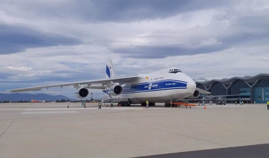 Sau khi Liên Xô tan rã, loại máy bay này được chia cho Nga và Ukraine. Trong đó, không quân Nga là lực lượng sử dụng nhiều nhất với 38 chiếc.