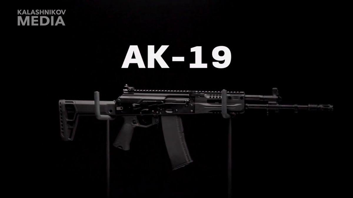 Nòng AK-19 dài 415 mm, trọng lượng súng hơn 3,3 kg. Mẫu súng mới sở hữu tính năng tương tự như AK-12 với tầm bắn 440 m và ba chế độ bắn gồm phát một, loạt hai viên và liên thanh.