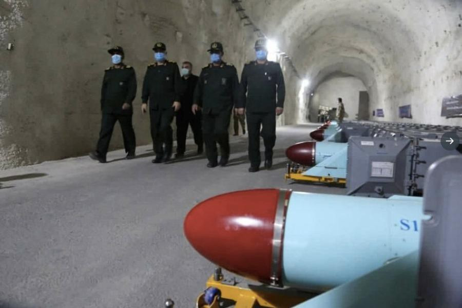 “Căn cứ đó là một trong vài nơi cất giữ các tên lửa chiến lược của hải quân thuộc IRGC. Nó sẽ góp phần tăng cường sức mạnh răn đe của Iran và bảo vệ sự toàn vẹn lãnh thổ, độc lập của đất nước, cũng như các thành tựu của cuộc Cách mạng Hồi giáo trước bất kỳ kẻ thù tiềm tàng nào đe dọa gây hấn”, tướng Salami tuyên bố.