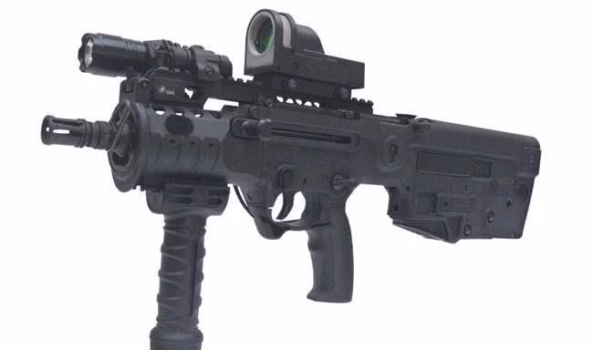 CTAR-21 nhẹ hơn và chiều dài nòng súng cũng ngắn hơn, được chế tạo chủ yếu dành cho lực lượng biệt kích. Súng nặng 3,18 kg. Chiều dài tổng 640 mm, chiều dài nòng súng 380 mm.