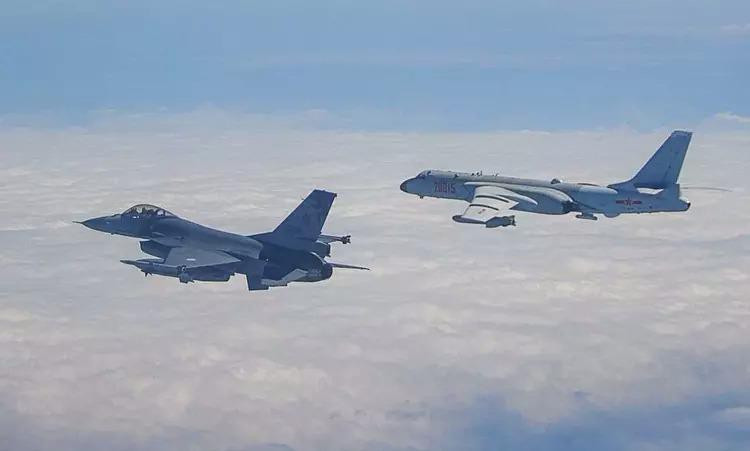 Hiện, chưa có bình luận nào từ phía quân đội Trung Quốc. Tuy nhiên, nước này thường giải thích hoạt động quân sự của mình là sự tập rượt định kỳ nhằm bảo vệ chủ quyền lãnh thổ.