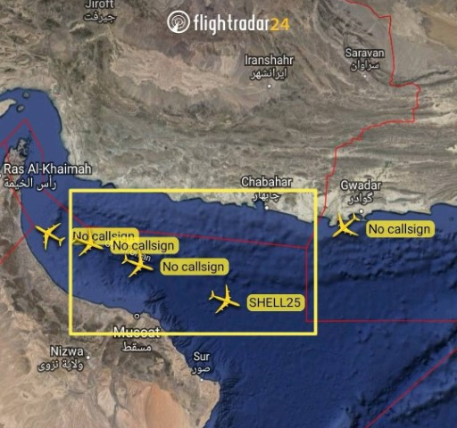 Theo những hình ảnh được các trang web theo dõi máy bay ghi nhận lại, ba máy bay ném bom không rõ định danh đã bay trên không phận Vịnh Ba Tư.