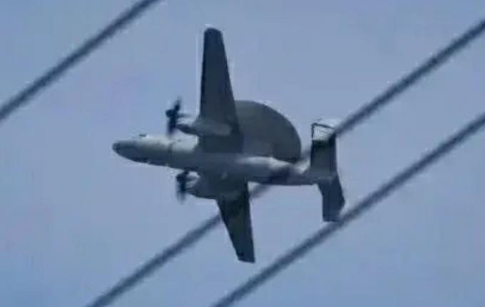 Các vũ khí Trung Quốc vẫn nổi tiếng với việc giữa quảng bá và thực tế lại khác nhau rất xa, đặc biệt với các vũ khí công nghệ cao như radar.