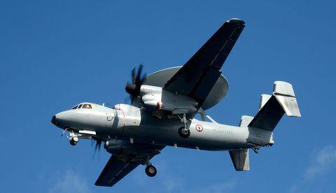 KJ-600 là loại máy bay chỉ huy cảnh báo sớm, chúng cất cánh lần đầu hồi tháng 8-2020, hai năm sau khi truyền thông Trung Quốc đưa tin về chương trình phát triển mẫu máy bay này.