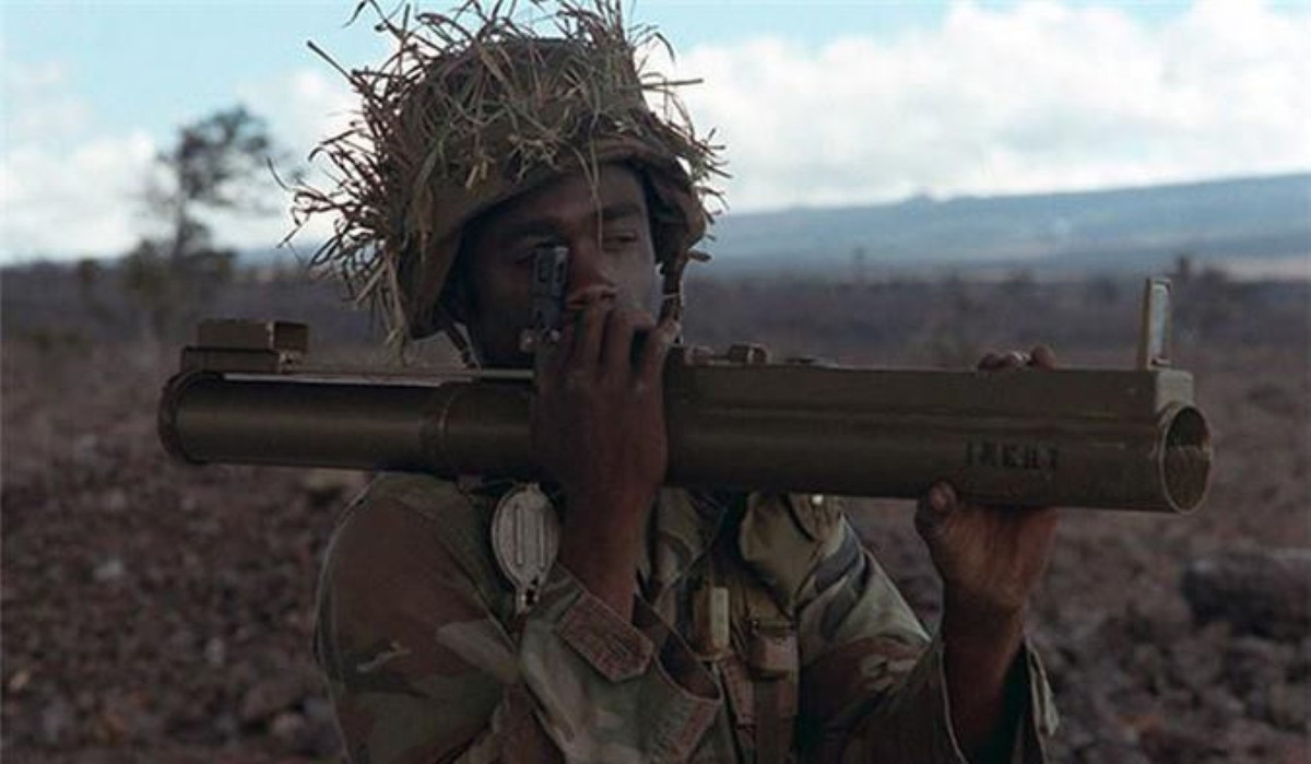 So với các loại súng chống tăng khác như SMAW và AT4, thì M72 LAW được đánh giá là dễ dùng hơn, nhẹ hơn.