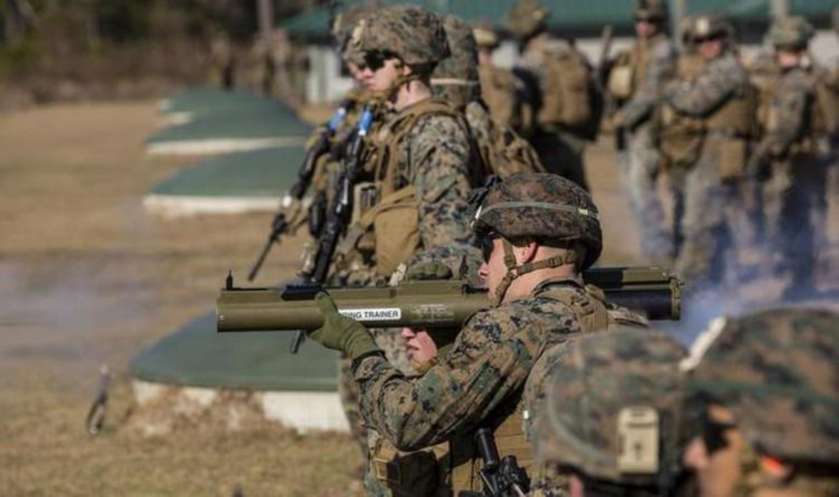 Và đương nhiên là M72 cực kỳ hiệu quả khi tấn công các xe bọc thép hạng nhẹ của đối phương.