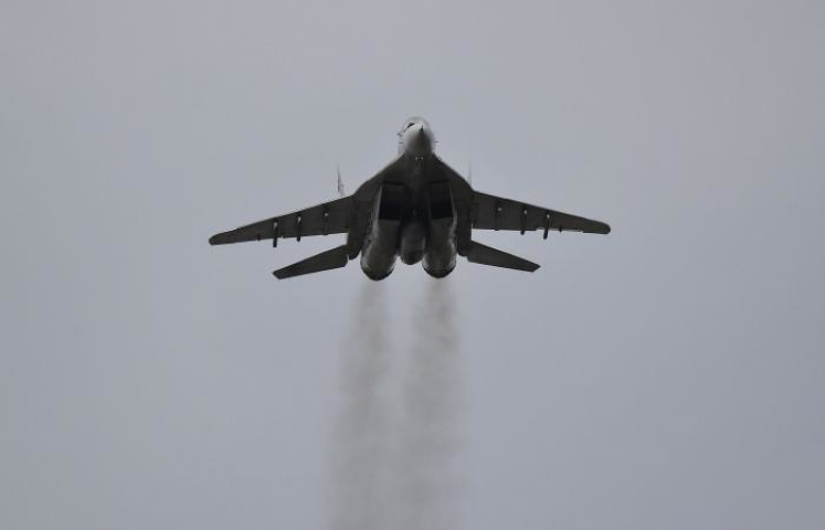 Bên cạnh đó, máy bay chiến đấu MiG-29 của Không quân Serbia được quan sát thấy đang thực hiện các cuộc tuần tra trên không ở tỉnh Kosovo cùng với Metohija.