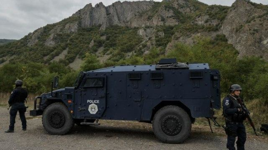 Bất chấp việc người đứng đầu Hội đồng châu Âu - ông Charles Michel kêu gọi các bên xung đột tiến hành đàm phán dưới sự bảo trợ của Liên minh châu Âu, tình hình biên giới Serbia - Kosovo vẫn chưa có dấu hiệu hạ nhiệt.