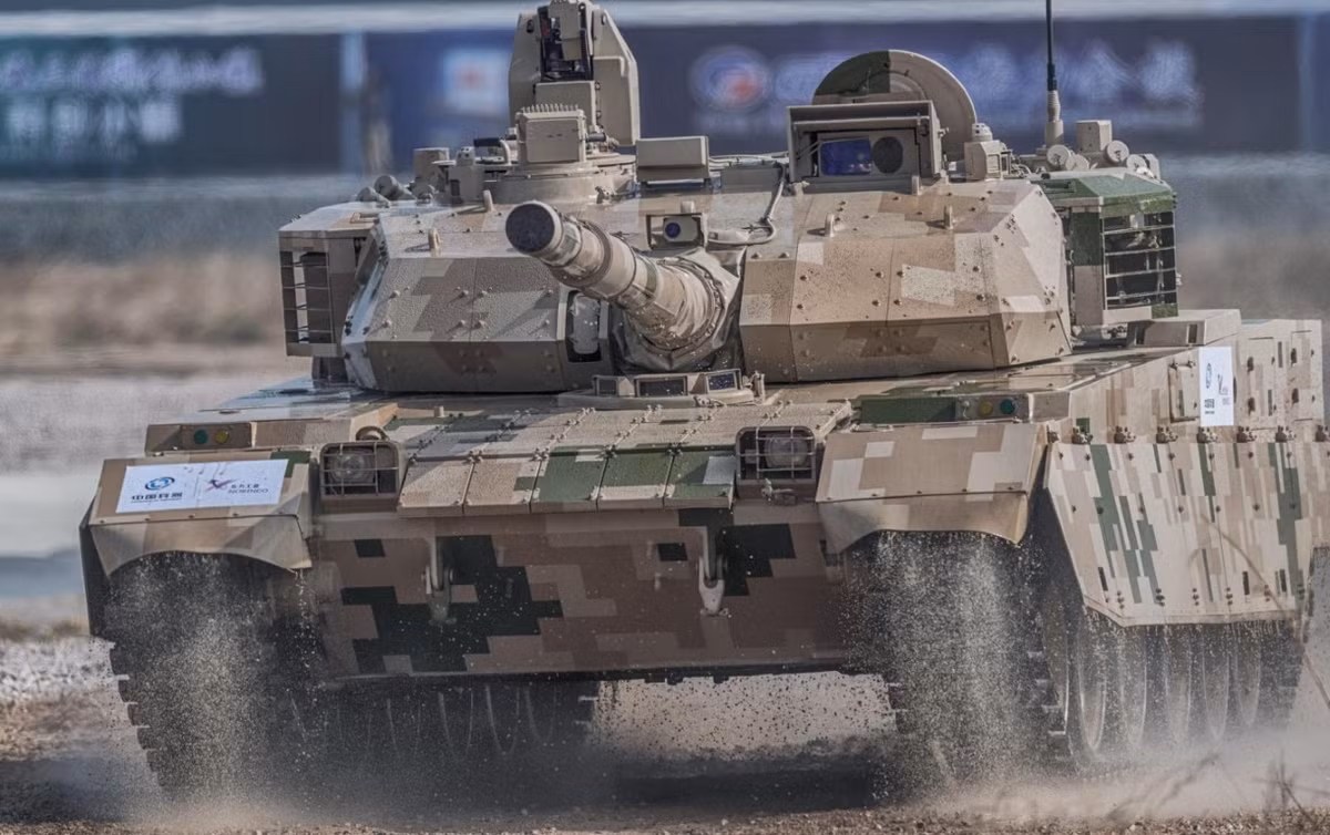 Giới phân tích cho rằng, VT-4 là loại xe tăng chủ lực có thiết kế rất hiệu quả và cực kỳ thực dụng, có thể coi đây là "con lai" của xe tăng M1 Abrams - loại xe tăng chủ lực của Mỹ mạnh nhất hiện nay.