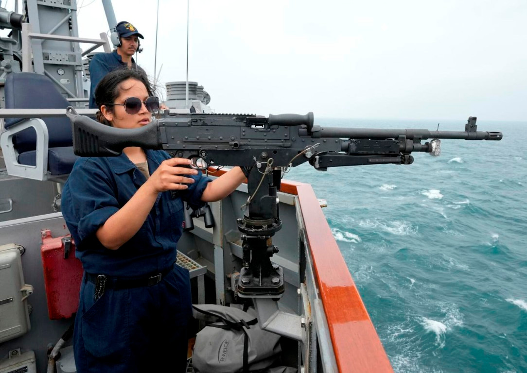 Tất nhiên là không có viên đạn nào được cả hai bên khai hỏa vào nhau, thực tế việc Nga khai hỏa rằn mặt tàu chiến HMS Defender của Anh, vẫn là điều gây tranh cãi, khi nguồn tin từ phía Hải quân Hoàng gia Anh, từ chối việc đã bị phi cơ Nga bắn rằn mặt.