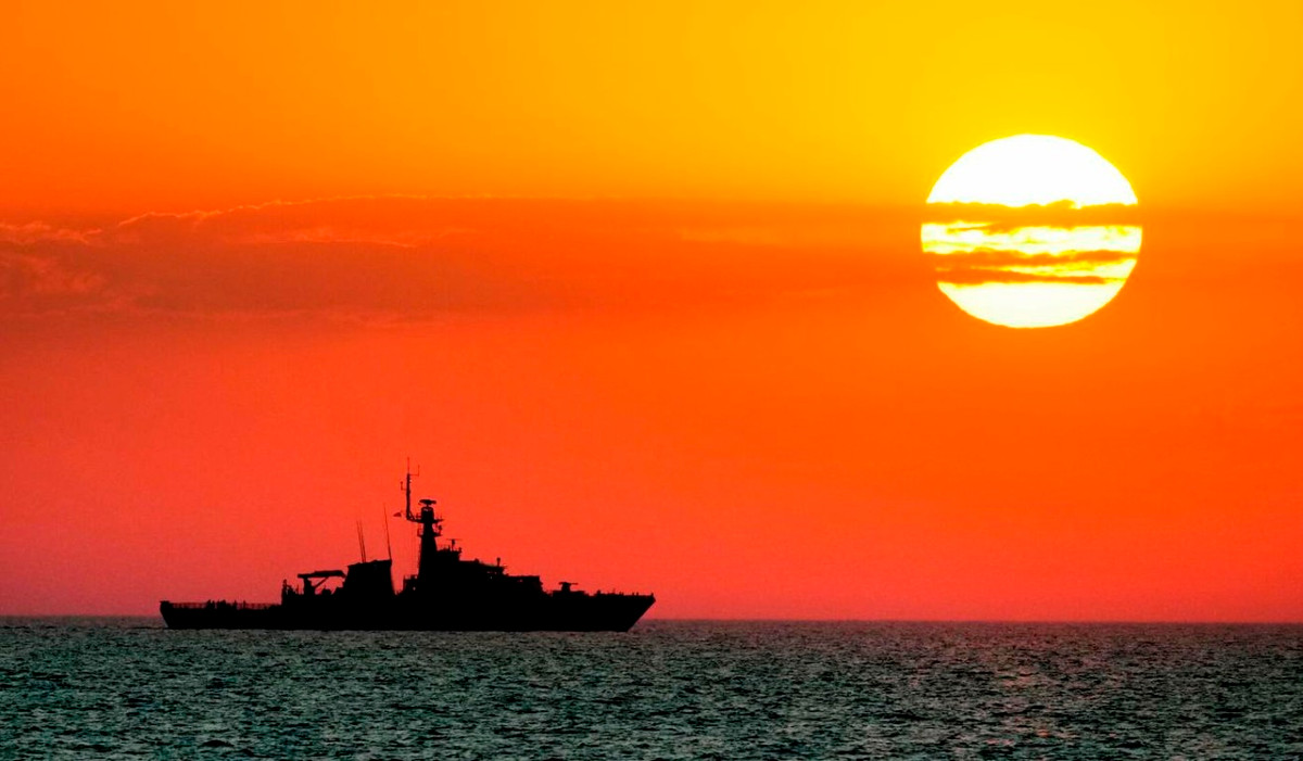 Tàu tuần tra OPV Trent của Hải quân Hoàng gia Anh trên khu vực biển Đen.