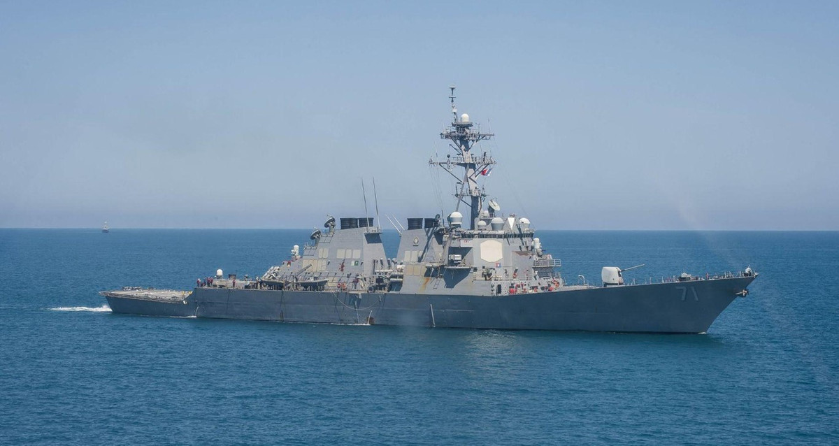 Tàu khu trục mang tên lửa dẫn đường lớp Arleigh Burke, USS Ross, của Hải quân Mỹ vừa qua đã cập cảng Odessa tại Ukraine để tham gia hoạt động này.