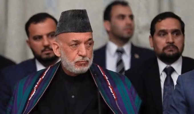 Ông Amrullah Saleh là người đã lên tiếng chỉ trích lập trường mềm mỏng của cựu Tổng thống Hamid Karzai đối với Taliban và tình trạng phụ thuộc vào sự hỗ trợ từ Pakistan.