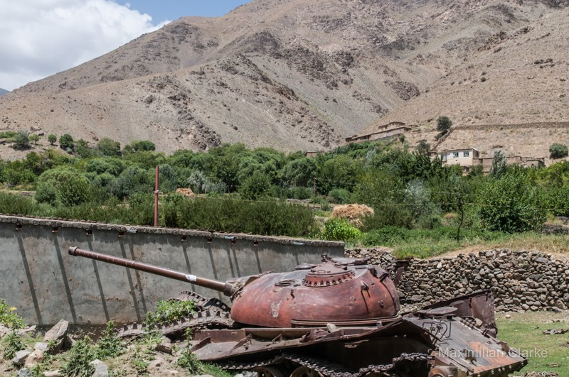 Nhiều nguồn tin cho biết, các phương tiện thiết giáp này đã bị quân kháng chiến Afghanistan bỏ lại do hư hỏng hoặc hết đạn dược.