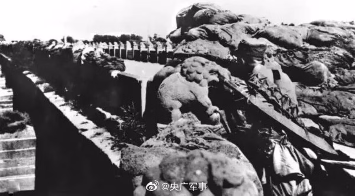 Tới đêm ngày 7/7/1937, một cuộc tập trận ban đêm của binh lính Nhật Hoàng lại diễn ra mà không thông báo cho phía Trung Quốc trước, khiến lính Trung Quốc căng thẳng, nổ súng bắn cảnh cáo do tưởng nhầm bị tấn công.