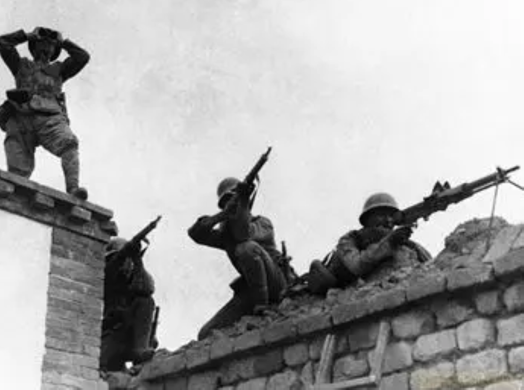 Lý do Nhật Bản muốn xâm lược Trung Quốc, rất đơn giản đó là vì Bắc Kinh nắm trong tay một lực lượng lao động khổng lồ, kèm theo đó là nguồn tài nguyên thiên nhiên phong phú, diện tích đất nông nghiệp rất lớn.