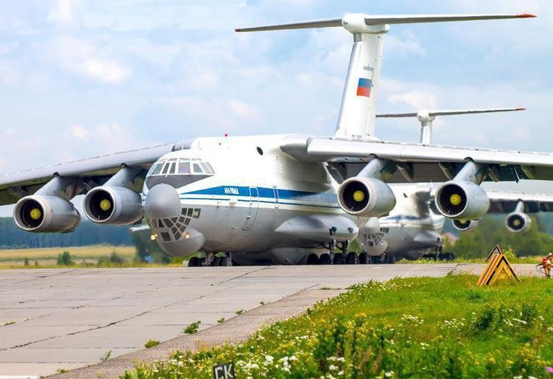 Dấu hiệu đầu tiên chính là việc Nga đã bắt đầu sản xuất hàng loạt máy bay vận tải hạng nặng Il-76MD-90A hay còn gọi là Il-476 để thay thế những phiên bản vận tải cơ Il-76 đã cũ.