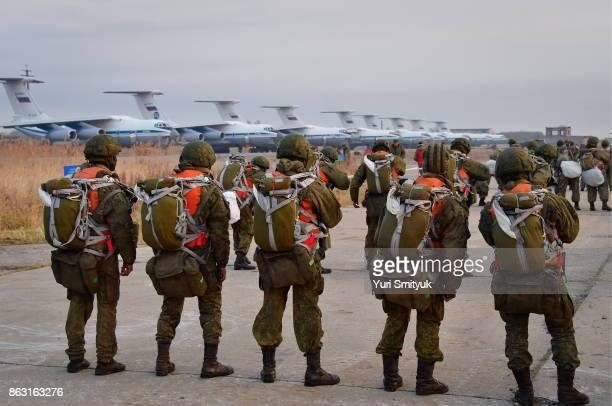 Trước đó, Mỹ đã lưu ý cách Nga có thể bảo vệ quần đảo Kuril khỏi Nhật Bản mà không cần bắn một phát súng nào, tập trung vào khả năng răn đe chiến lược thông qua vũ khí hạt nhân.