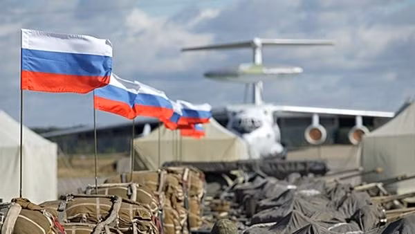 Tuy nhiên để đảm bảo hiệu quả của lực lượng đổ bộ đường không, cần nâng cao sức mạnh của hàng không vận tải, không chỉ về mặt số lượng mà còn cả chất lượng.