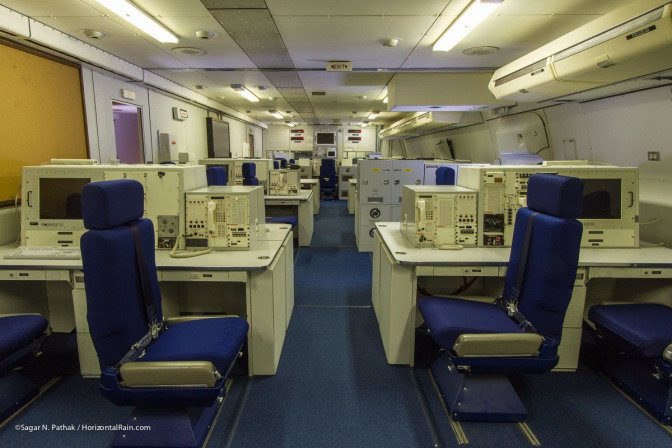 Hệ thống thông tin liên lạc và máy tính trên những chiếc E-4B cũng cực kỳ tân tiến, đảm bảo có thể xử lý lượng dữ liệu khổng lồ trong cả lĩnh vực quân sự lẫn dân sự của toàn nước Mỹ. Nguồn ảnh: WP.