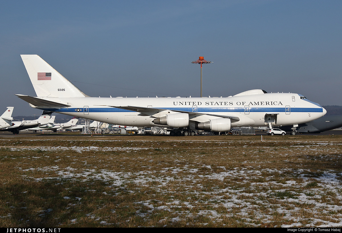 Chiếc máy bay được cho cất cánh từ Căn cứ Không quân Andrews, bang Maryland cùng thời điểm những người ủng hộ Tổng thống Trump xông vào tòa nhà quốc hội trên Đồi Capitol. Nguồn ảnh: WP.