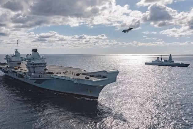 Hải quân NATO thực chất đang khoanh vùng khu vực không thể xâm nhập bao quanh nhóm tác chiến của mình, bảo đảm cho tàu ngầm Nga không thể tiến vào đó.