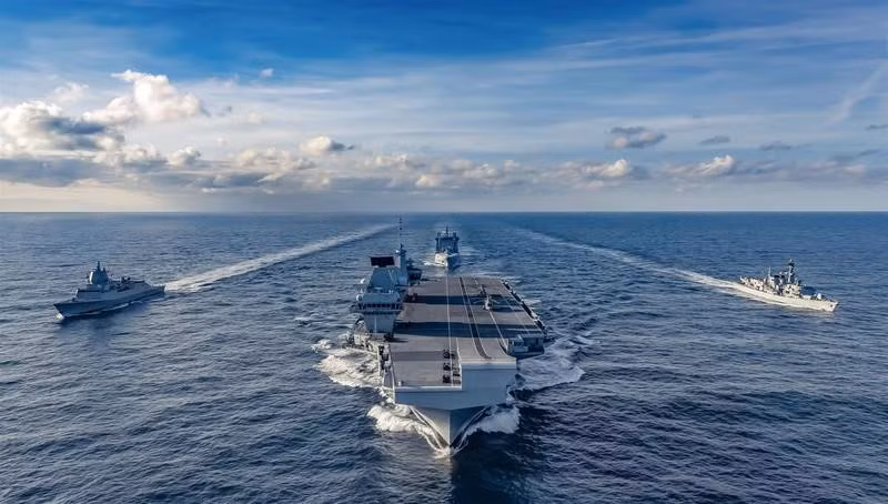 Hiện nay nhóm tác chiến tàu sân bay NATO do hàng không mẫu hạm Anh HMS Queen Elizabeth dẫn đầu đang tiến hành cuộc tập trận và biểu dương lực lượng ngoài khơi Địa Trung Hải, gần căn cứ hải quân Tartus của Nga tại Syria.