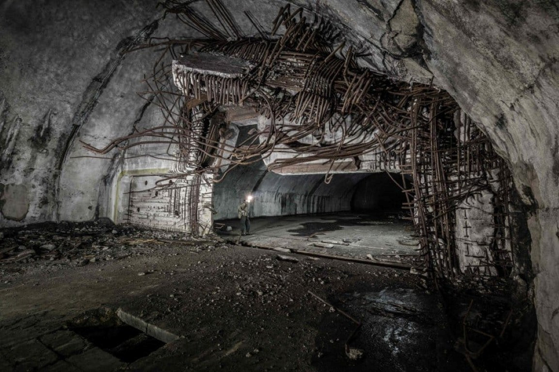 Dù đã không còn được mở rộng và cải tạo suốt hơn 30 năm qua, căn cứ không quân Zeljava vẫn được coi là căn cứ ngầm lớn nhất thế giới từng được hé lộ.