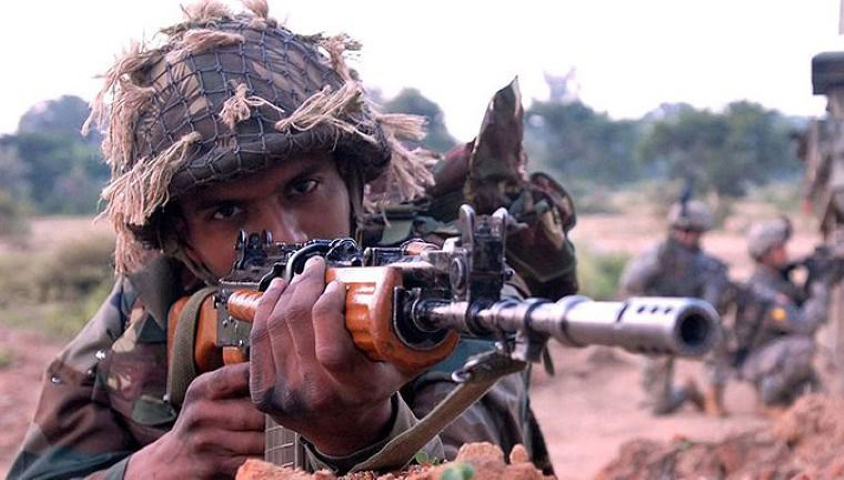 Một số vấn đề xảy ra cho khẩu súng trường tiêu chuẩn INSAS trong quân đội Ấn Độ cho thấy nó thực sự không đáng tin cậy, cả quân đội và cảnh sát Ấn Độ đều yêu cầu phải thay thế bằng vũ khí của Nga.