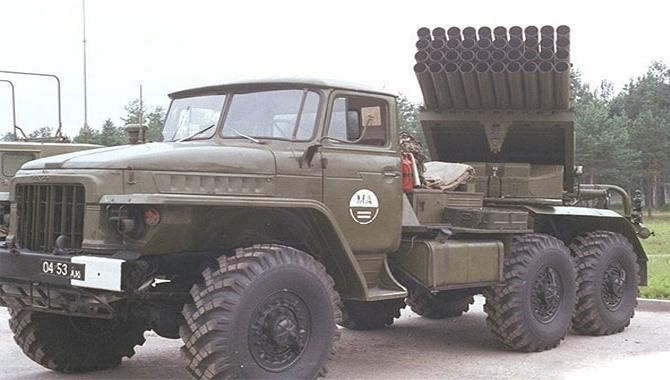 Các xe này được trang bị động cơ diesel hoặc xăng với công suất khoảng 180-200 mã lực giúp xe có thể cơ động với vận tốc khoảng 75km/h, tầm hoạt động 750km.