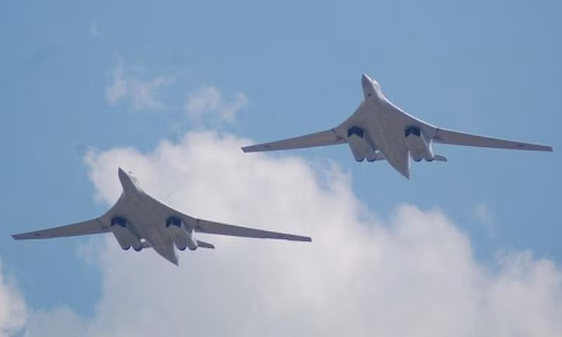 “Sự xuất hiện của máy bay ném bom chiến lược siêu thanh Nga trên Vịnh Mexico sẽ là một tín hiệu cứng rắn gửi tới nước Mỹ và sẽ khiến giới chức quân sự - chính trị của nước này không thể xem nhẹ".