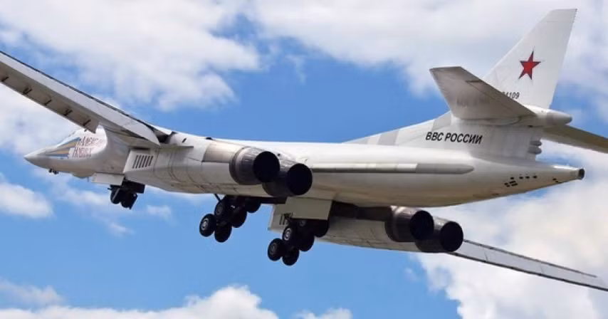 Có ý kiến cho rằng bằng cách này, Nga muốn đáp trả những hành động của Hải quân và Không quân Mỹ ở Biển Đen và Baltic, khi gần như bất lực trong việc ngăn chặn đối phương đưa lực lượng vào những địa bàn mang ý nghĩa chiến lược.