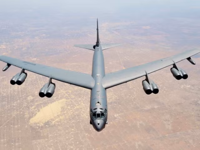 Tuy nhiên những thiệt hại này dường như không thể làm chậm bước tiến của Taliban, khi một loạt các thành phố lớn của quốc gia này, vẫn tiếp tục bị khủng bố "giải phóng" nhanh chóng.