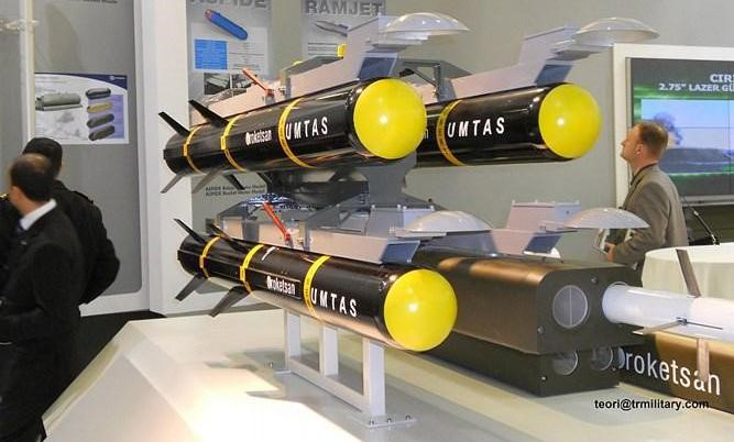 L-UMTAS sử dụng nhiều hệ thống dẫn đường phức tạp cho độ chính xác rất cao. Mục tiêu được khóa bắn và nạp dữ liệu vào tên lửa trước khi khai hỏa.