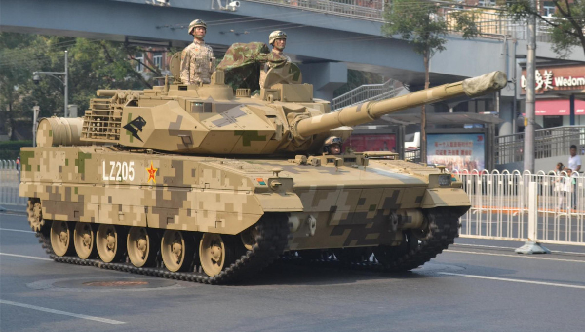 Xe tăng hạng nhẹ Type 15 sử dụng giáp làm bằng vật liệu mới và được trang bị "công nghệ tàng hình" giúp xe tăng nhẹ hơn.