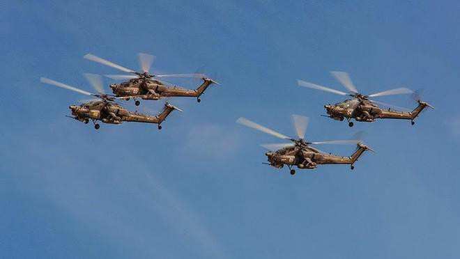 Nga luôn cho rằng hành động tấn công vào miền Đông Ukraine của Kiev nhằm tiêu diệt nhóm ly khai có thể gây ra thảm họa nhân đạo đối với thường dân, vì thế họ cảnh báo Kiev chớ "vượt lằn ranh đỏ".