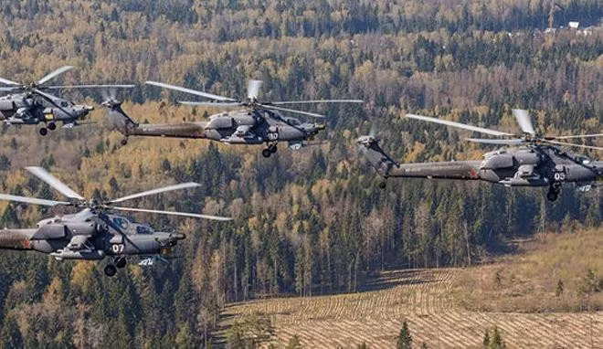 Cabin trực thăng Mi-28 được bọc giáp toàn phần với kính chắn gió có thể chống được đạn 12,7mm và 20mm đem lại khả năng sống sót cao trên chiến trường.