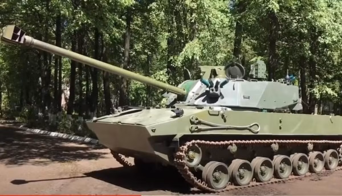 Với trọng lượng chỉ 18 tấn, lại được trang bị động cơ 450 mã lực giúp cho cối tự hành có thể đạt tốc độ tối đa 70 km/h, tầm hoạt động khoảng 500 km.