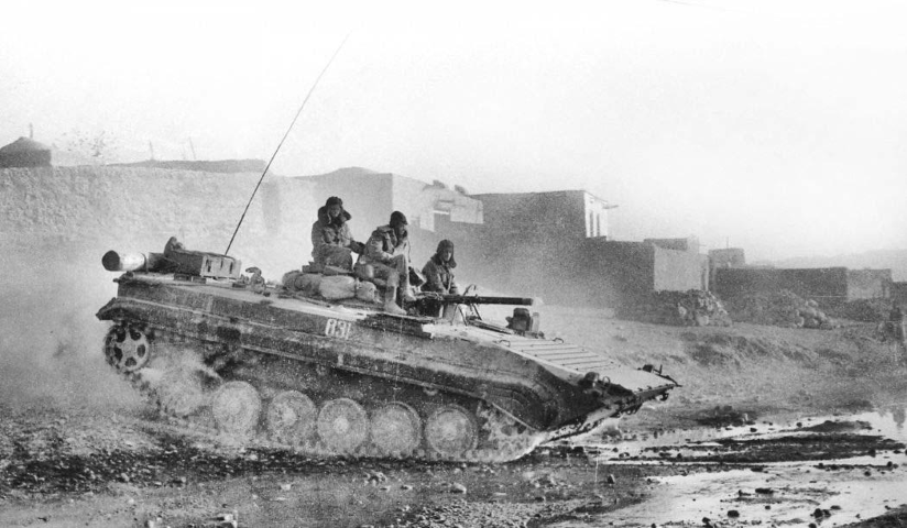 Sau khi Mujahideen tan rã thành hai lực lượng chính là Taliban và Liên minh Phương Bắc, lúc này dòng xe chiến đấu bộ binh BMP-1 lại bị chia đôi.