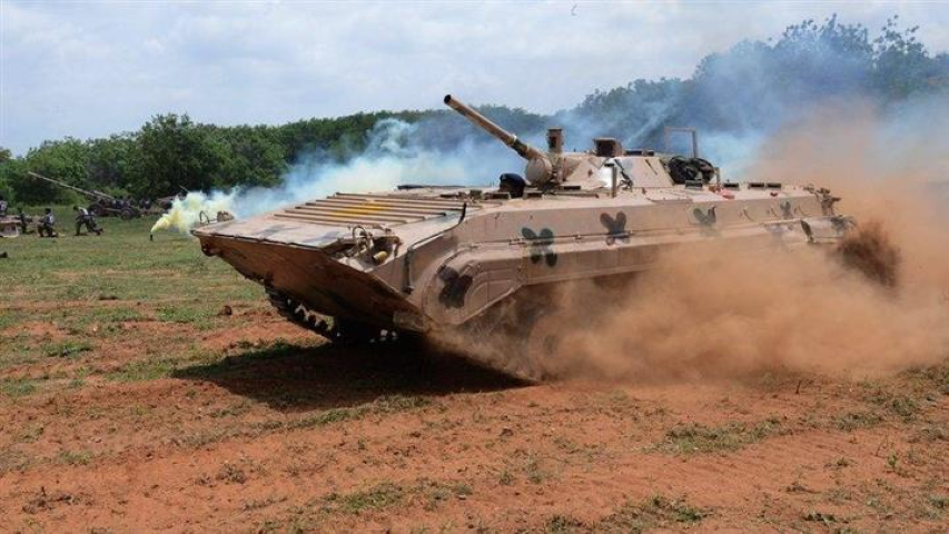 BMP-1 có thể miễn nhiễm hoàn toàn với các loại đạn xuyên giáp 7.62mm và phần giáp phía trước có thể chống được đạn 23mm. Nó còn được trang bị hệ thống lọc không khí giúp bảo vệ an toàn cho binh lính và kíp lái trước nguy cơ từ bụi phóng xạ và vũ khí hóa học.