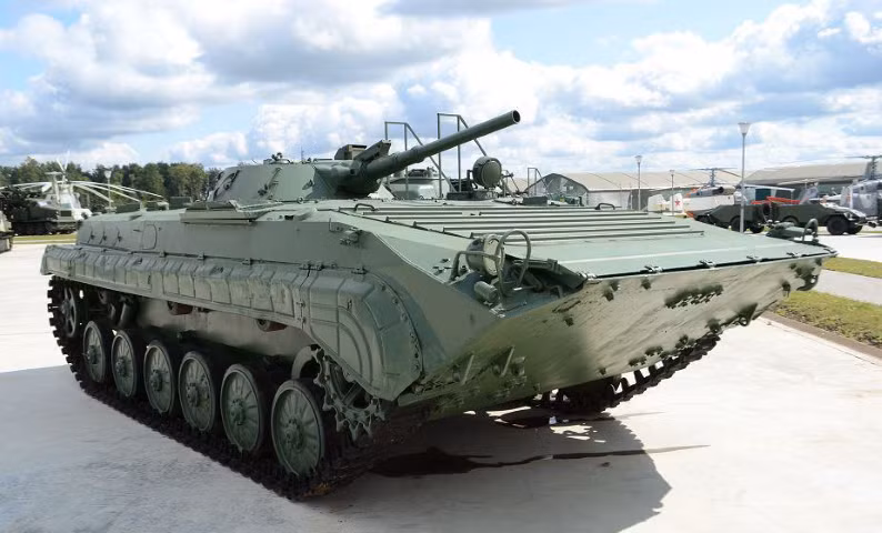 BMP-1 đã tham gia vào hàng chục cuộc xung đột và chiến tranh trên toàn thế giới, thậm chí nó còn được 2 bên tham chiến sử dụng chống lại nhau như trong Chiến tranh Iran-Iraq 1980-1988.