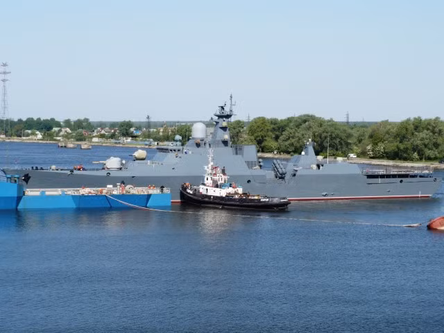 Tuy nhiên nếu xét về mặt trang bị vũ khí - đặc biệt là ở phiên bản Gepard 3.9 có trang bị giếng phóng thẳng đứng, sức mạnh tác chiến của các tàu Gepard lại ngang ngửa với một vài khu trục hạm loại nhỏ.