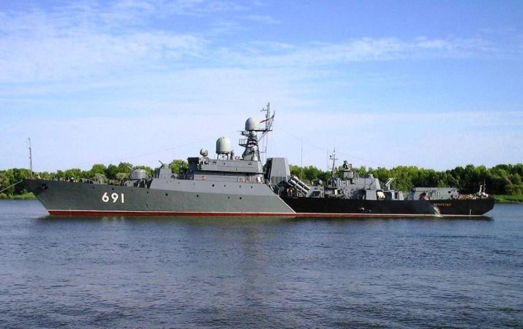 Vậy nên, nếu xếp tàu chiến Gepard vào lớp khinh hạm như theo tiêu chuẩn của phương tây, rõ ràng là chiến hạm này đã hơi "thiếu cân" so với những người anh em của mình.