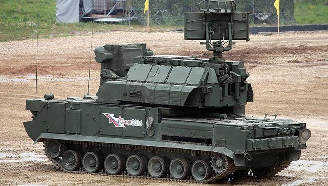 Các vật thể bay Tor-M2U thường đánh chặn bao gồm máy bay chiến đấu, trực thăng, máy bay không người lái, tên lửa và bom dẫn đường.