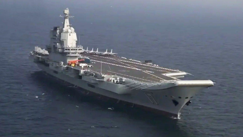 Cho đến nay, Trung Quốc đã đưa vào hoạt động hàng không mẫu hạm đầu tiên được đóng trong nước mang tên Sơn Đông. Chiếc tiếp theo là tàu sân bay có boong phẳng và sử dụng máy phóng điện từ tương tự lớp Gerald Ford của Mỹ.